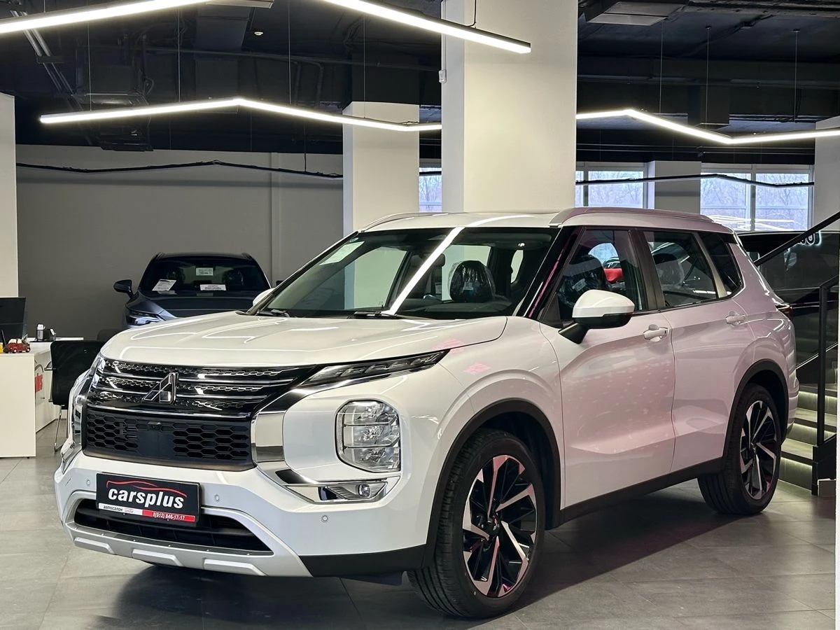 Mitsubishi Outlander, 2023г, полный привод, вариатор