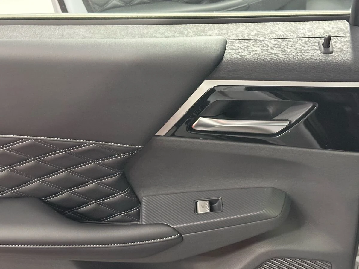 Mitsubishi Outlander, 2023г, полный привод, вариатор