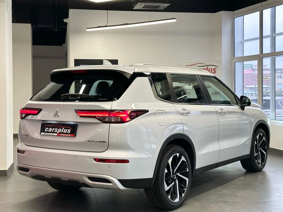 Mitsubishi Outlander, 2023г, полный привод, вариатор