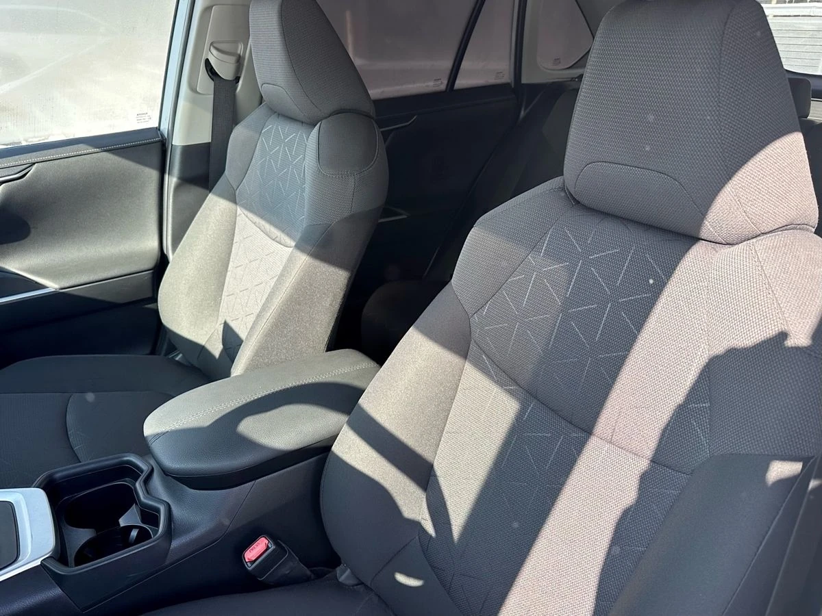 Toyota RAV4, 2021г, полный привод, вариатор