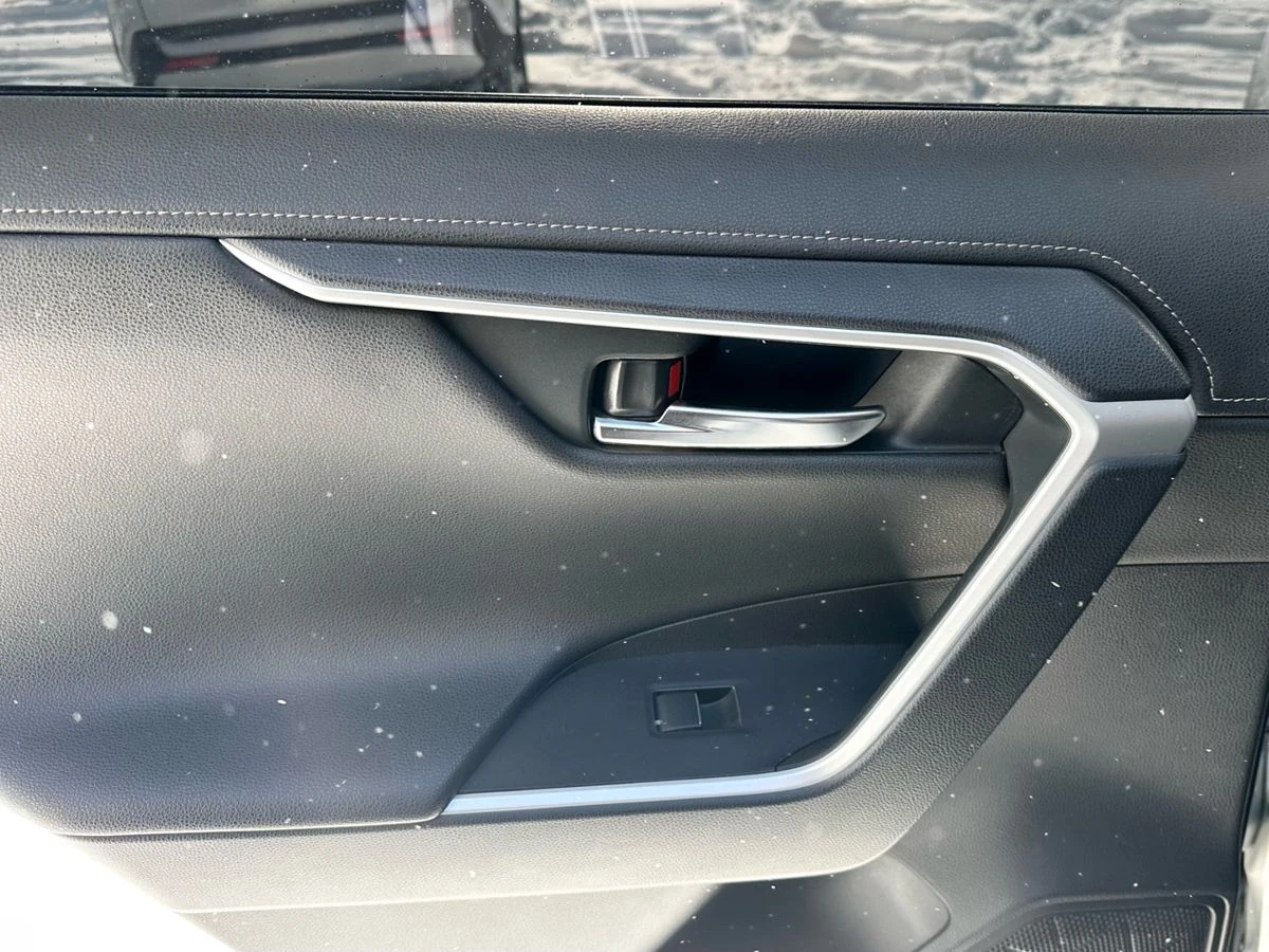 Toyota RAV4, 2021г, полный привод, вариатор