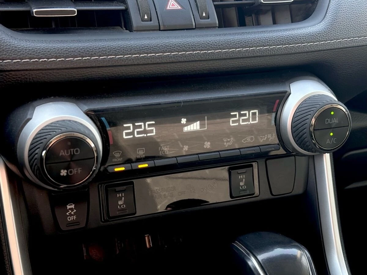 Toyota RAV4, 2021г, полный привод, вариатор