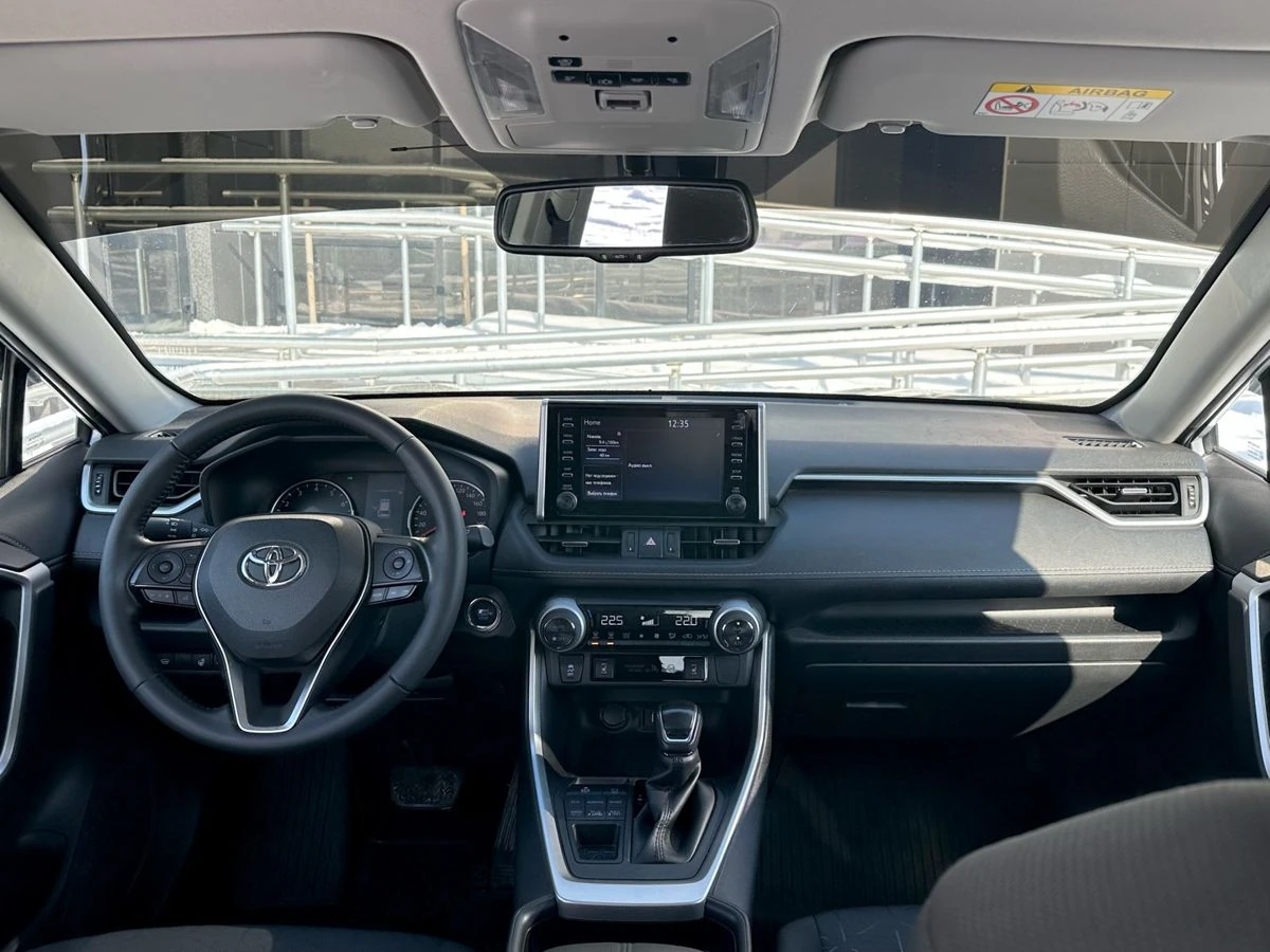 Toyota RAV4, 2021г, полный привод, вариатор