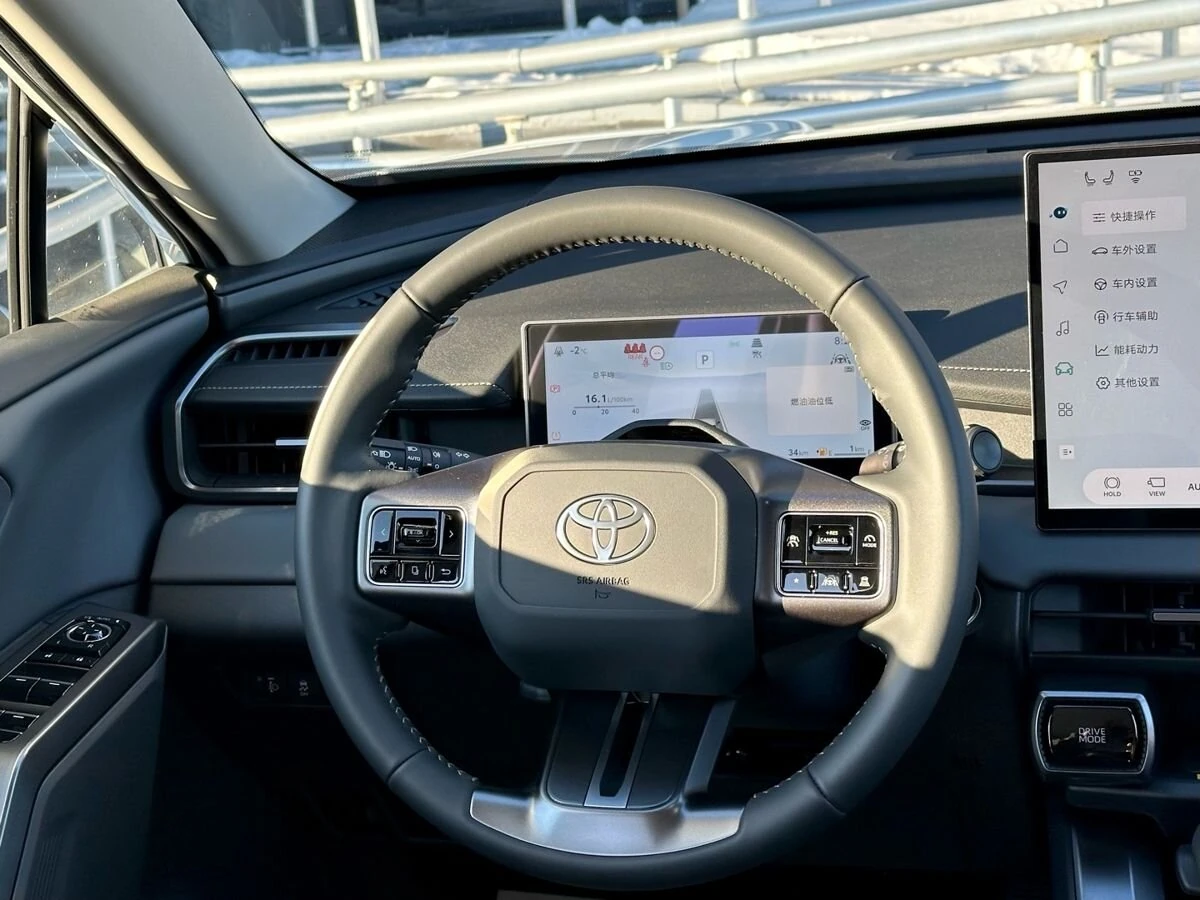 Toyota RAV4, 2026г, полный привод, вариатор