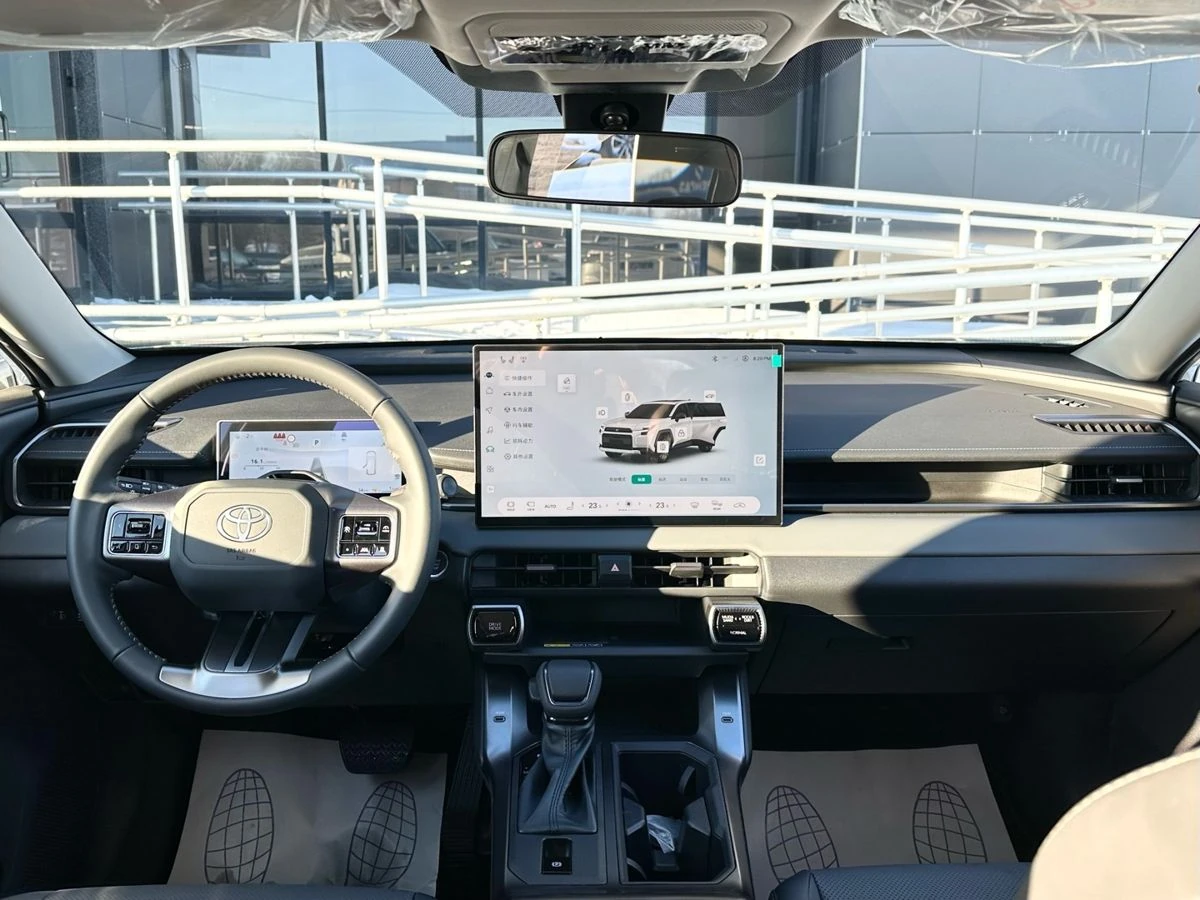 Toyota RAV4, 2026г, полный привод, вариатор