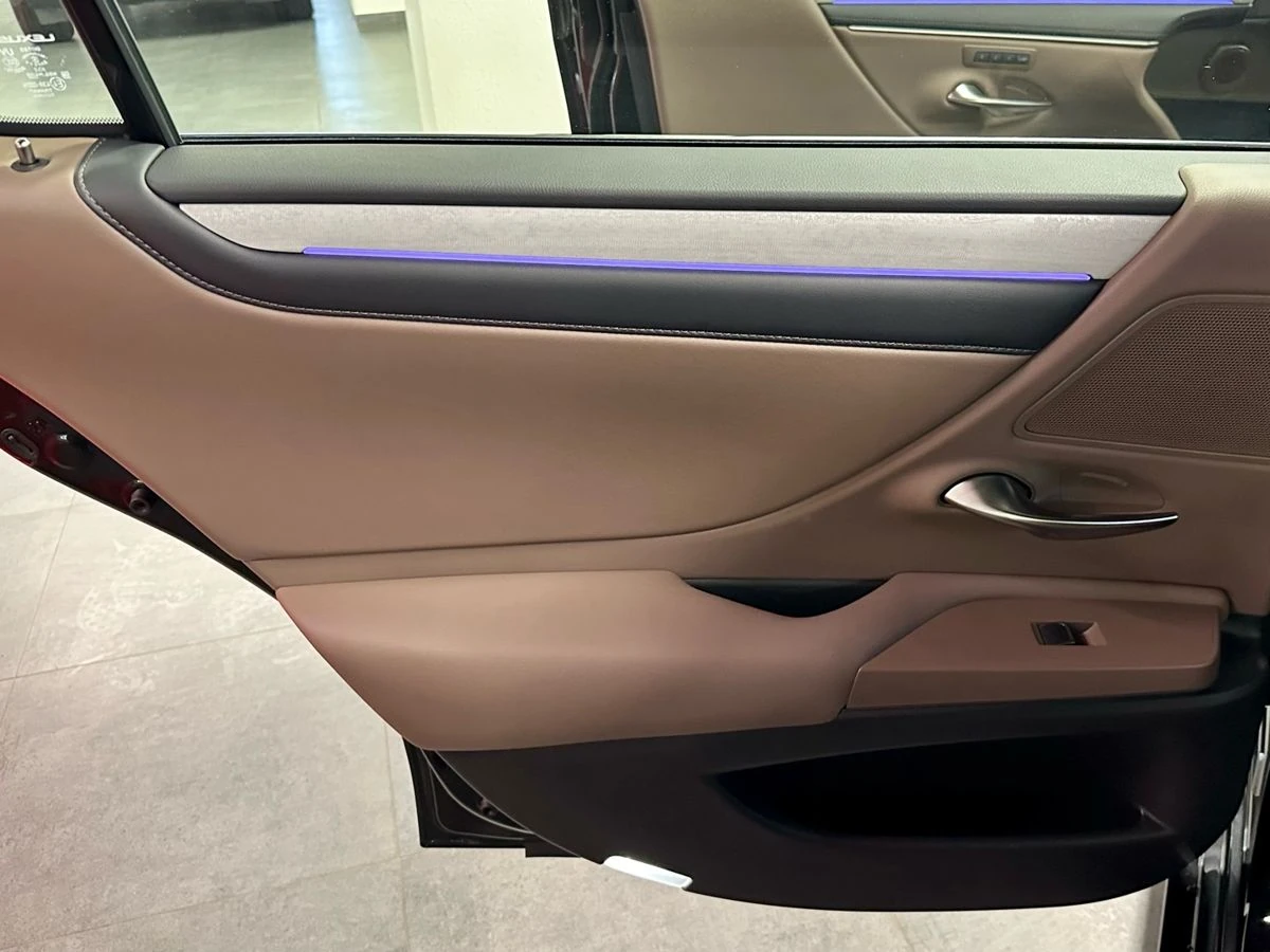 Lexus ES, 2025г, передний привод, вариатор