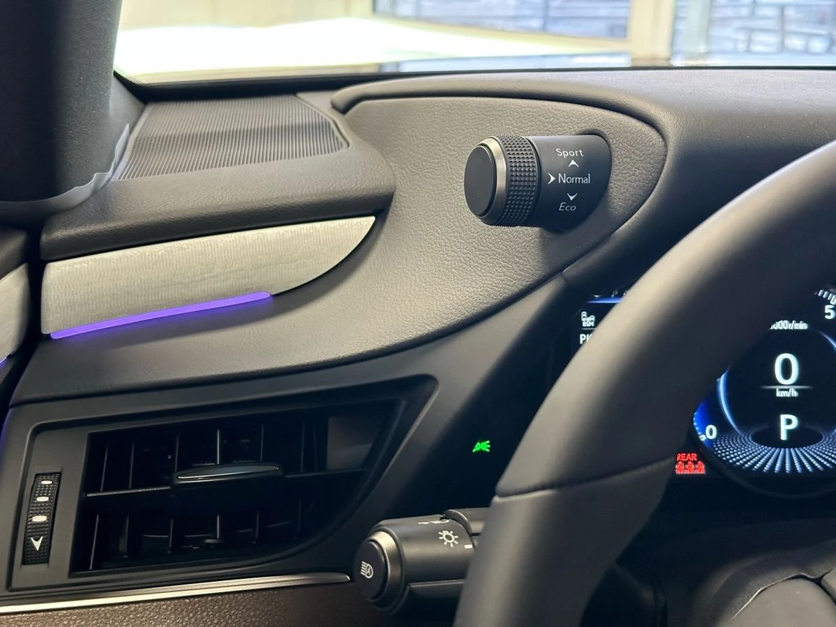 Lexus ES, 2025г, передний привод, вариатор