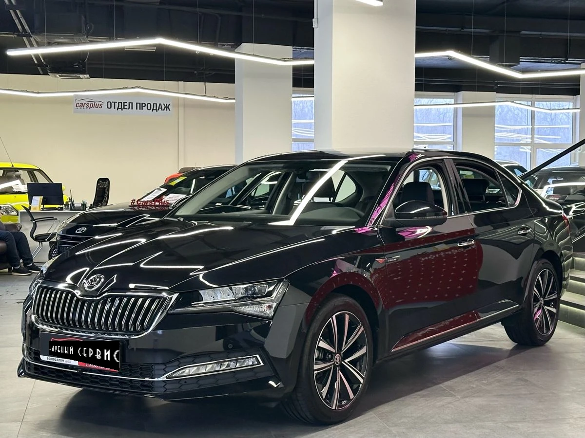 Skoda Superb, 2025г, передний привод, робот