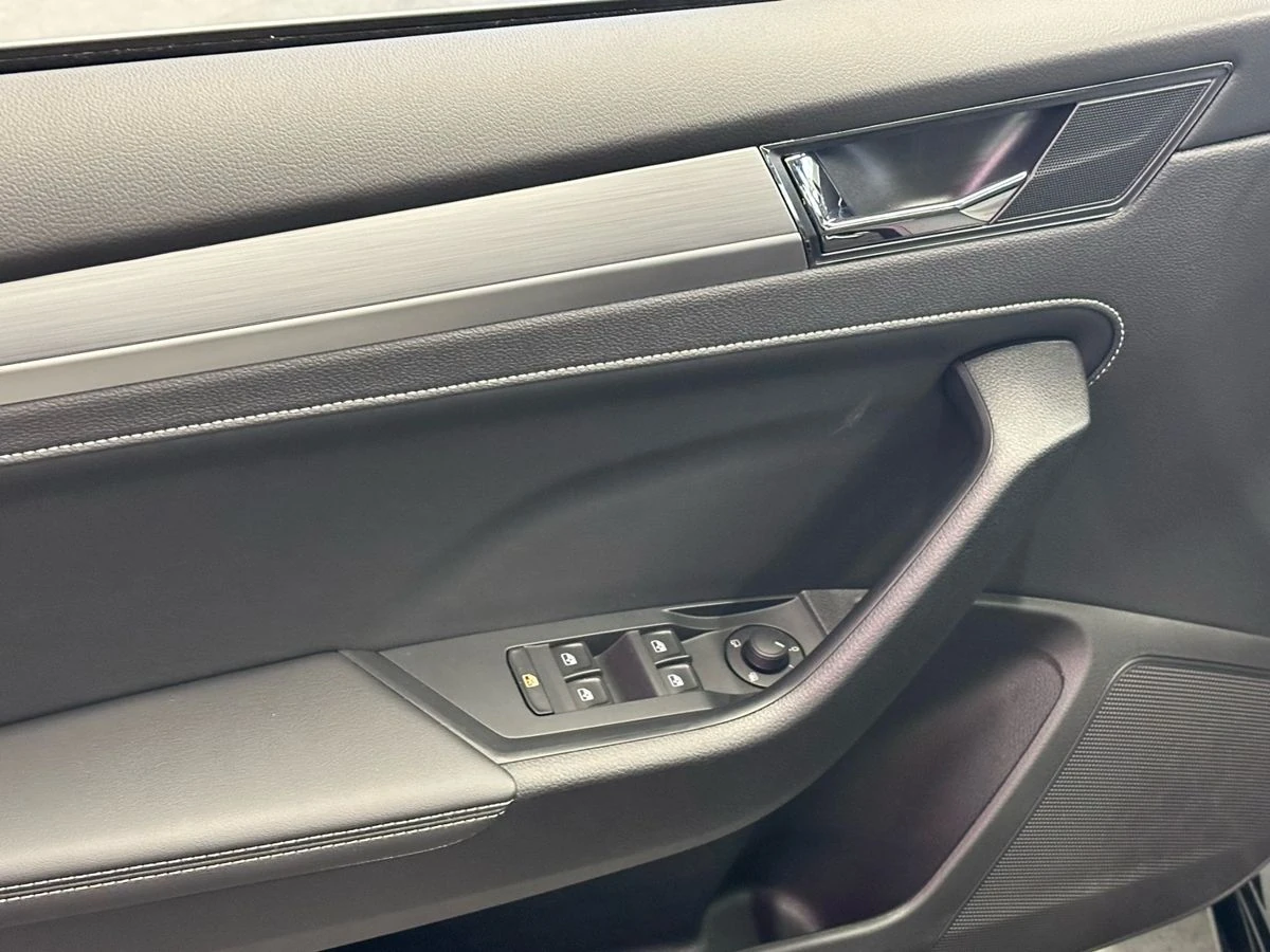 Skoda Superb, 2025г, передний привод, робот