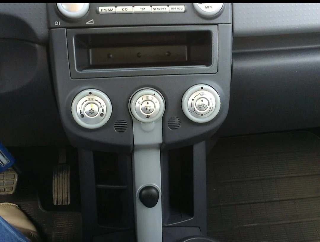 Mitsubishi Colt, 2008г, передний привод, робот