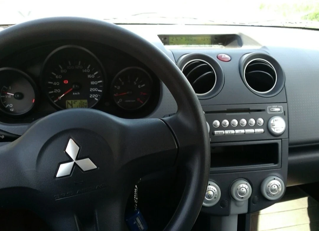 Mitsubishi Colt, 2008г, передний привод, робот