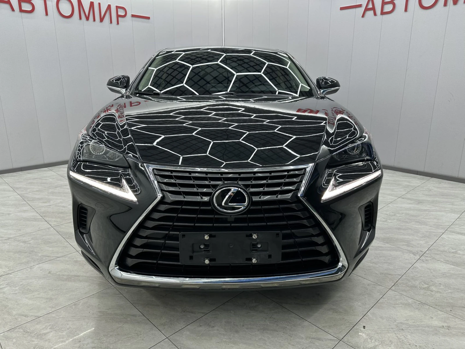 Lexus NX, 2021г, передний привод, вариатор