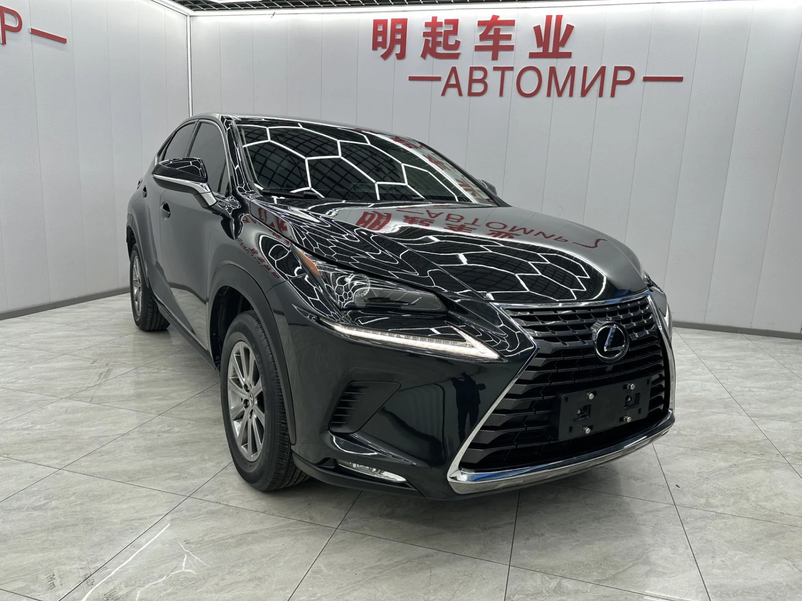 Lexus NX, 2021г, передний привод, вариатор