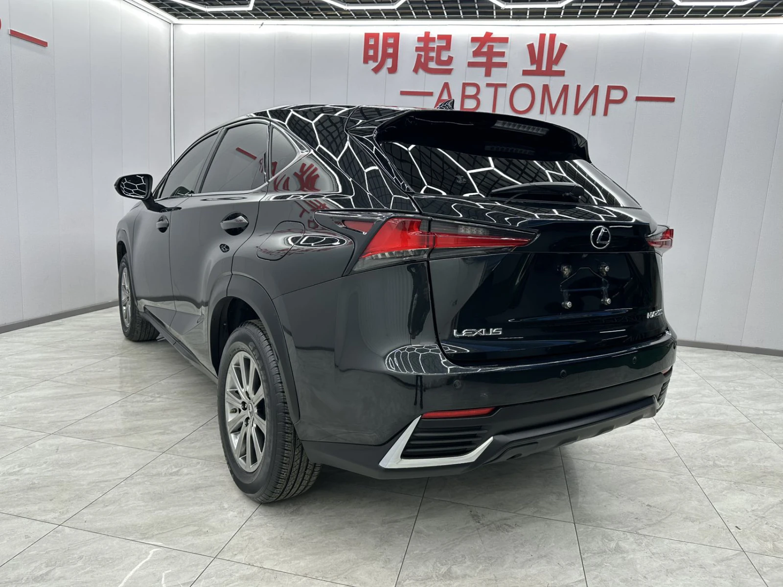 Lexus NX, 2021г, передний привод, вариатор