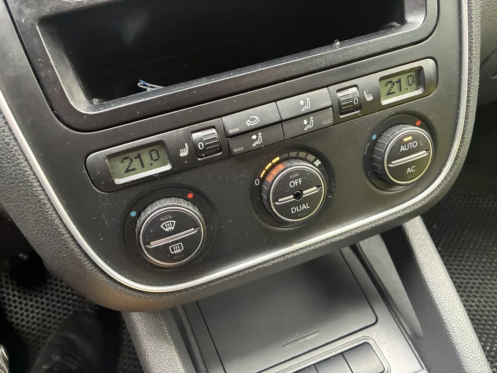 Volkswagen Golf, 2008г, передний привод, механика