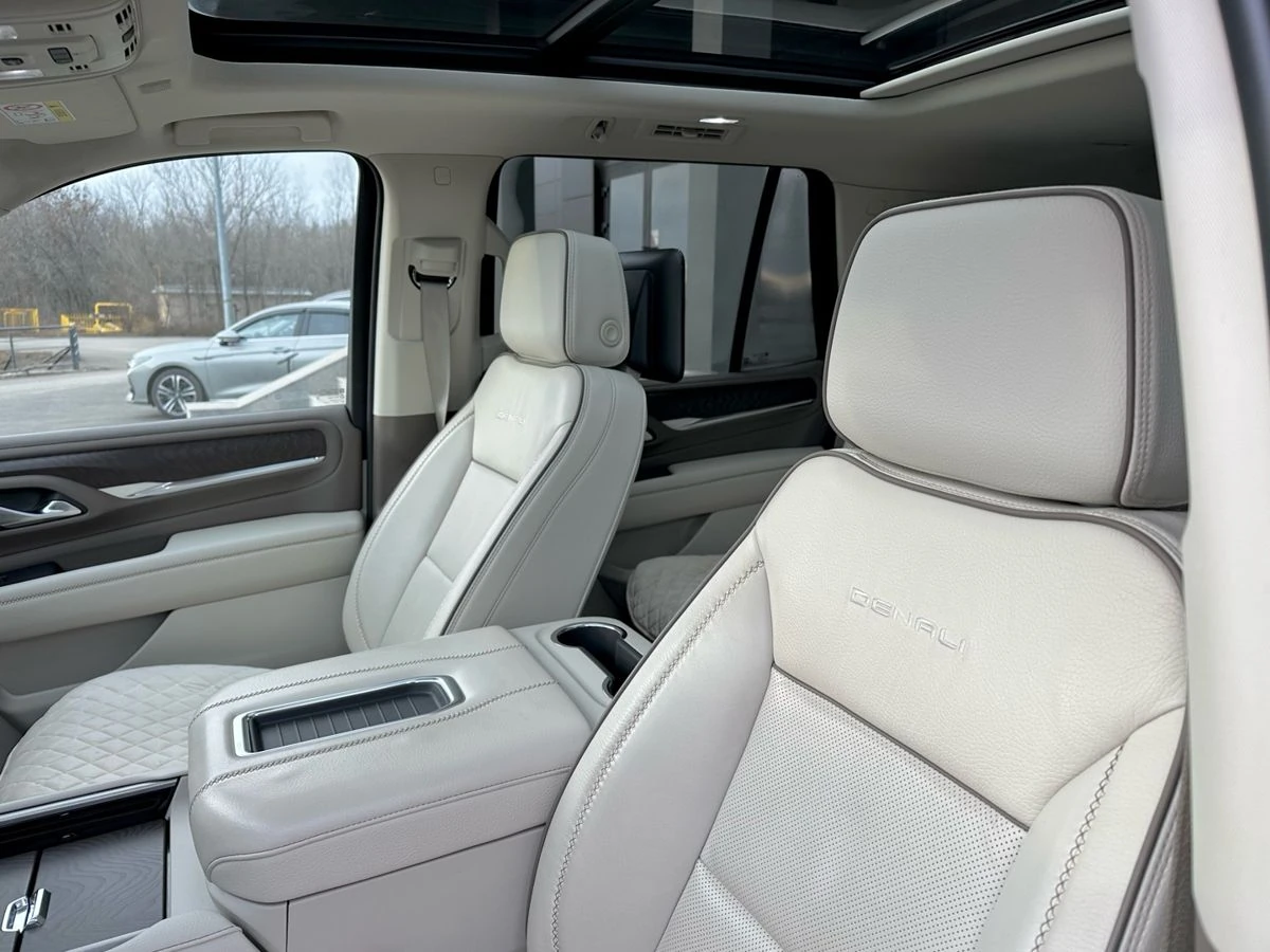 GMC Yukon, 2022г, полный привод, автомат