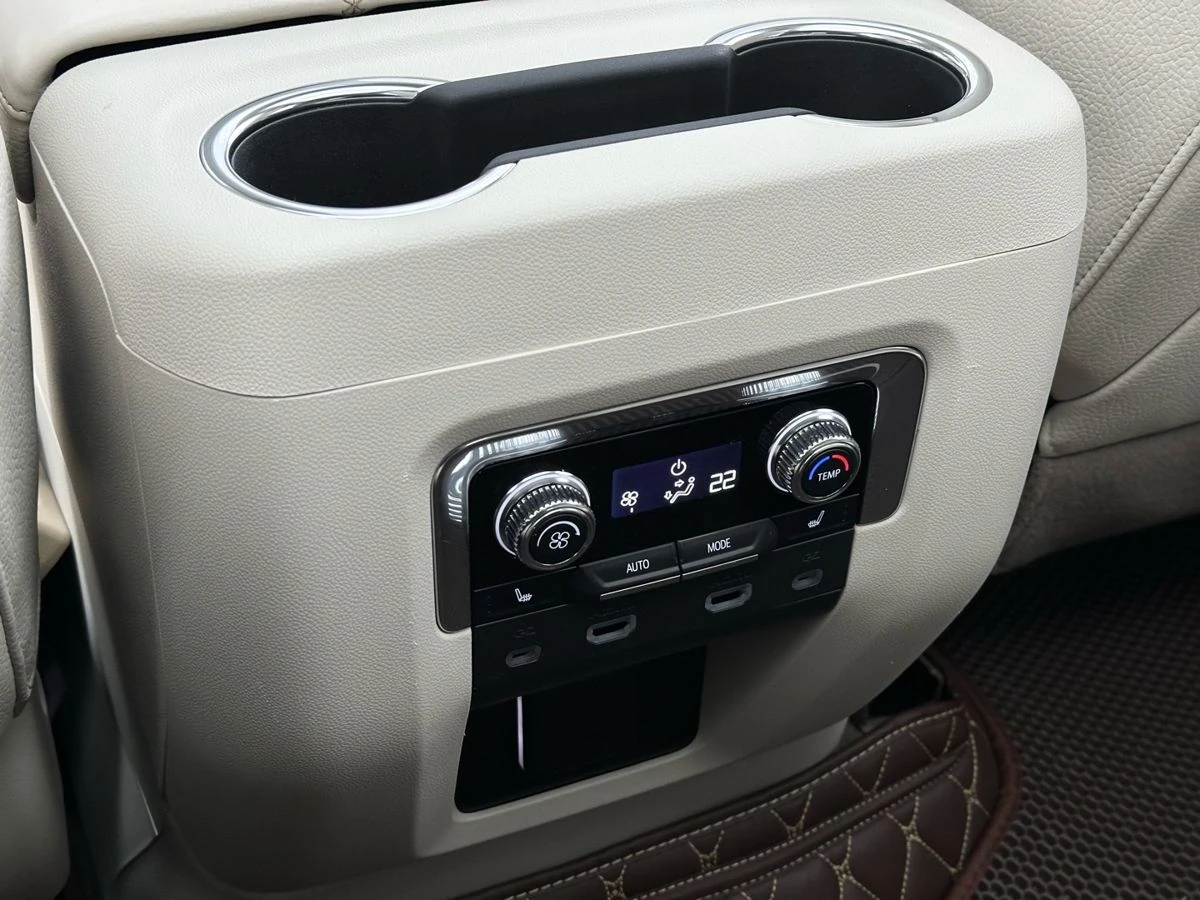 GMC Yukon, 2022г, полный привод, автомат