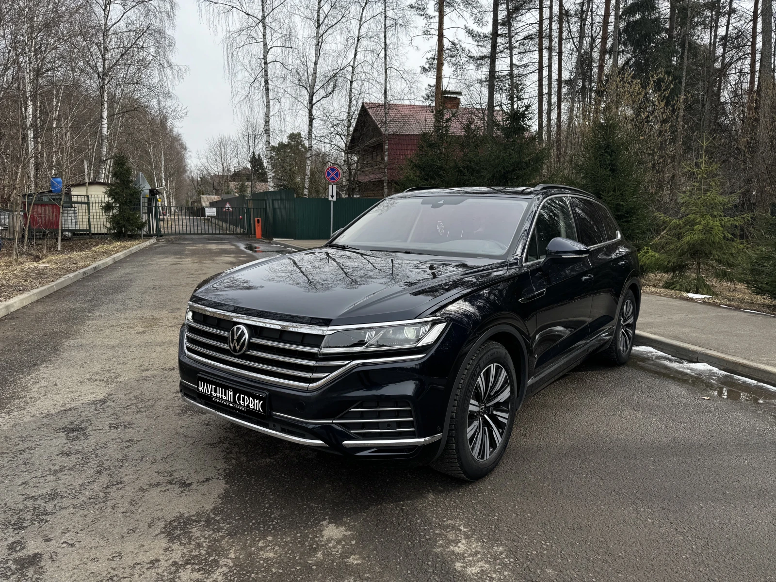 Volkswagen Touareg, 2021г, полный привод, автомат