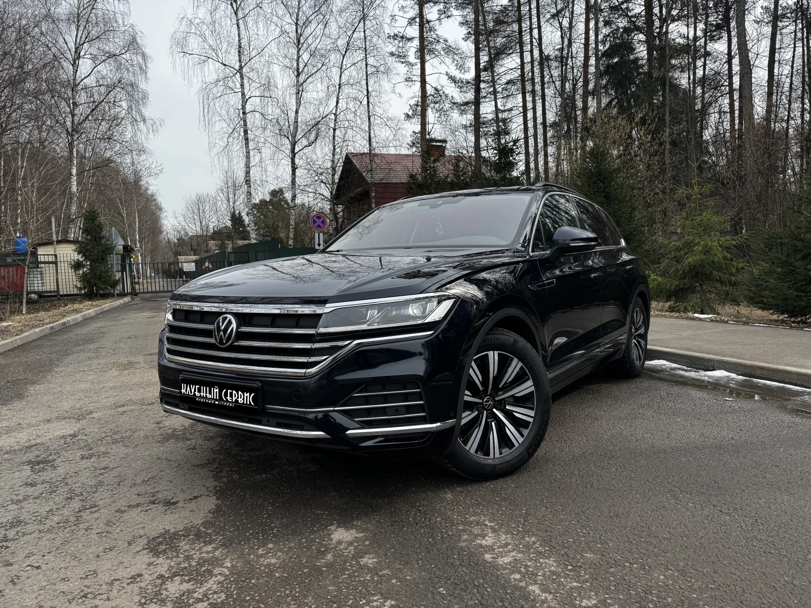 Volkswagen Touareg, 2021г, полный привод, автомат