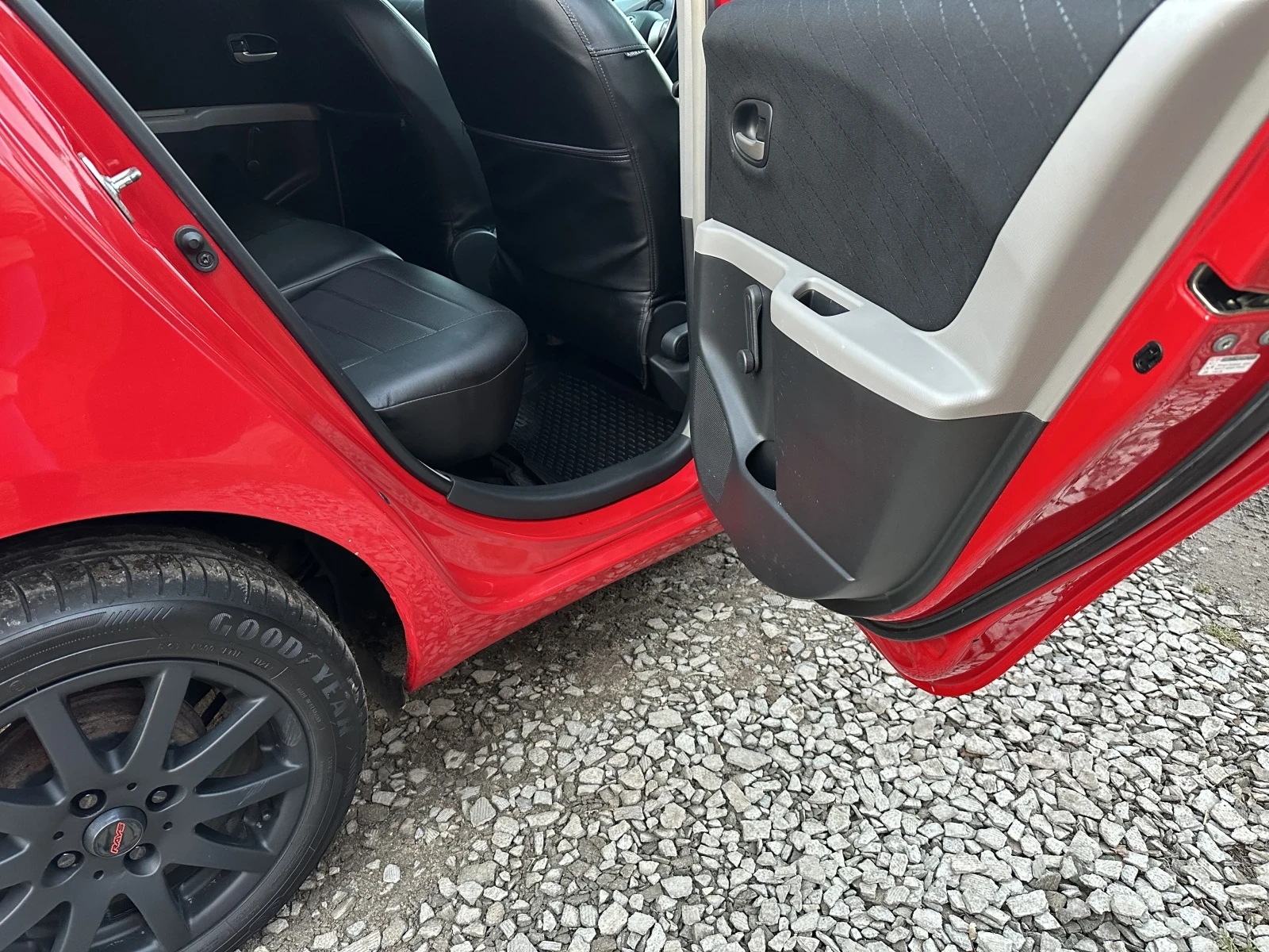 Toyota Yaris, 2008г, передний привод, робот