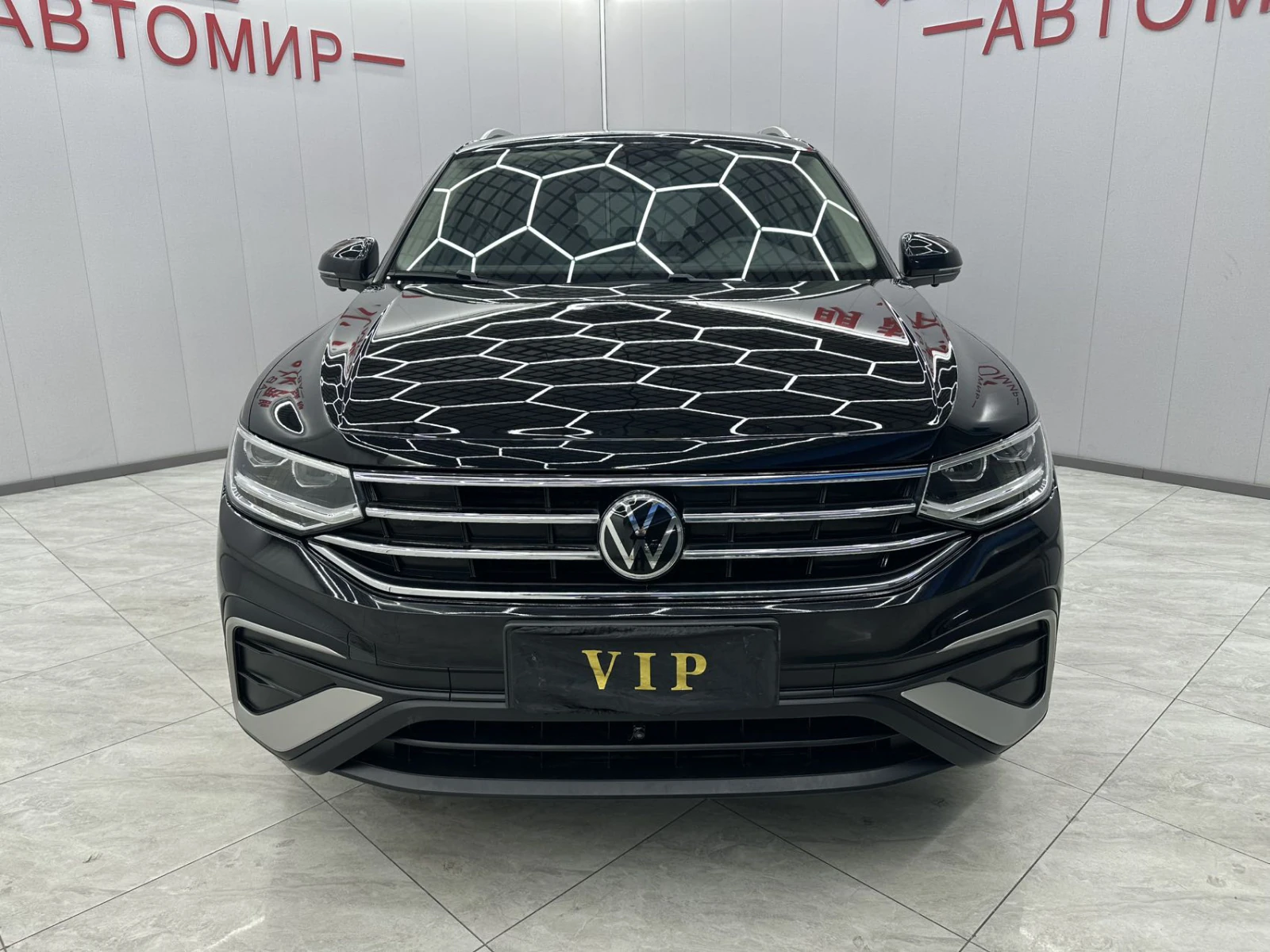 Volkswagen Tiguan, 2022г., передний привод, робот