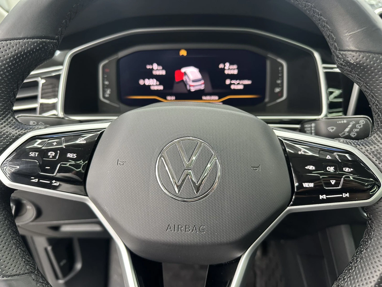 Volkswagen Tiguan, 2022г, передний привод, робот