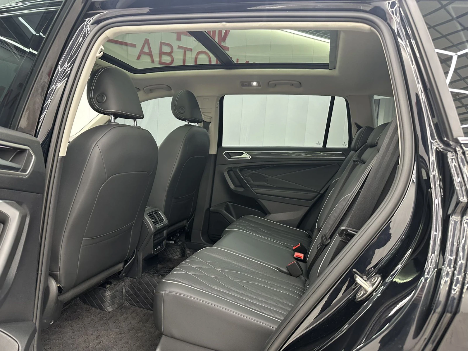 Volkswagen Tiguan, 2022г, передний привод, робот