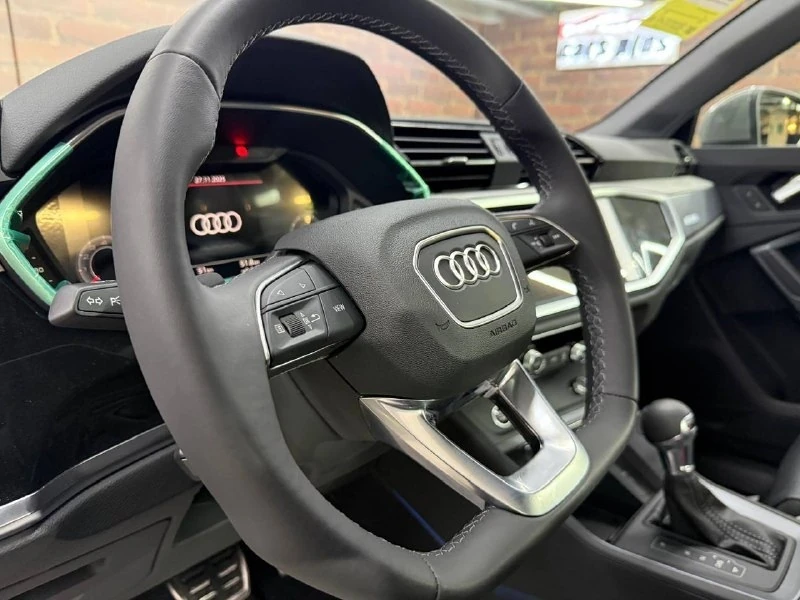 Audi Q3, 2025г, передний привод, робот