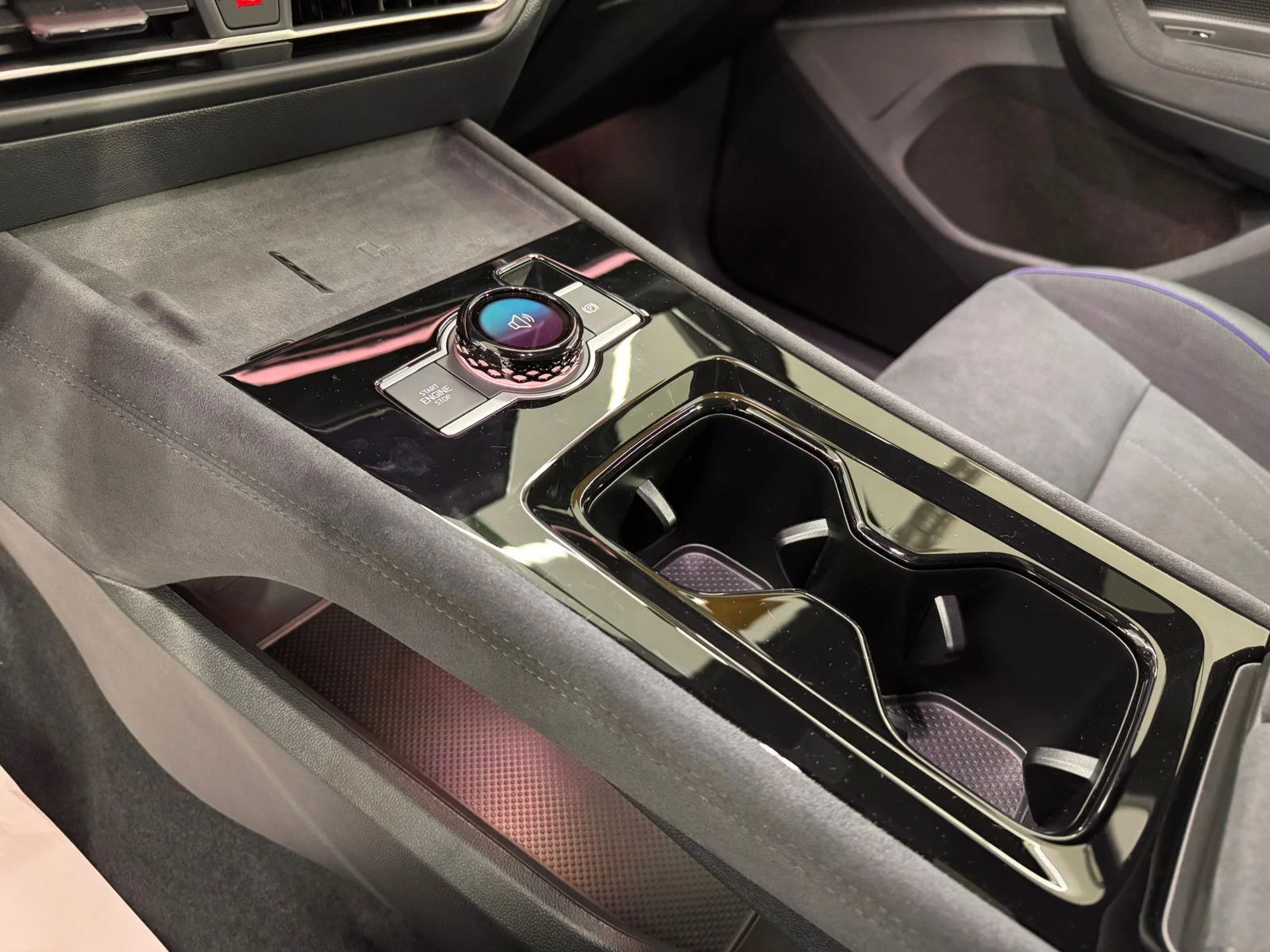 Volkswagen Tiguan, 2025г, полный привод, робот