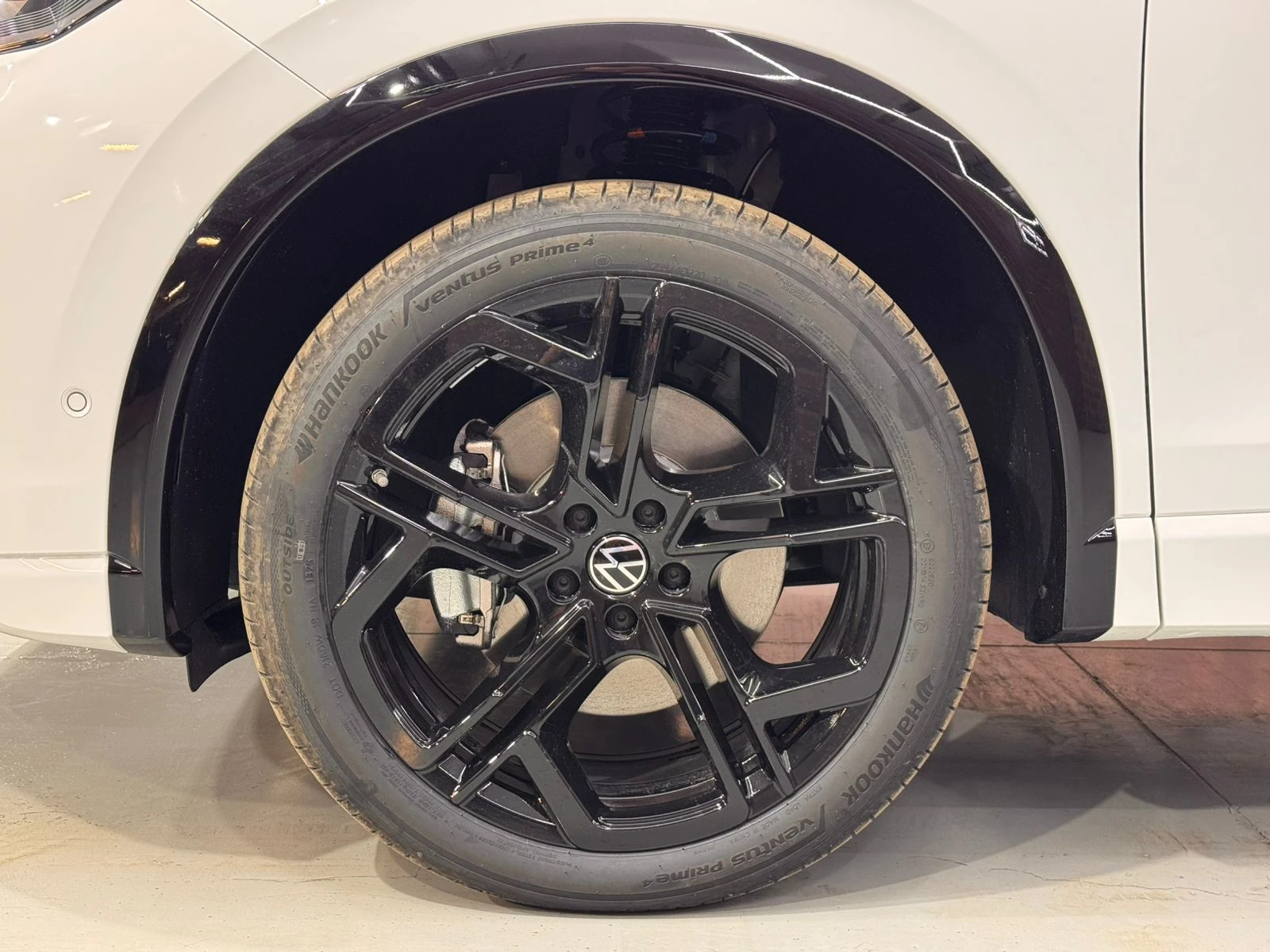 Volkswagen Tiguan, 2025г, полный привод, робот