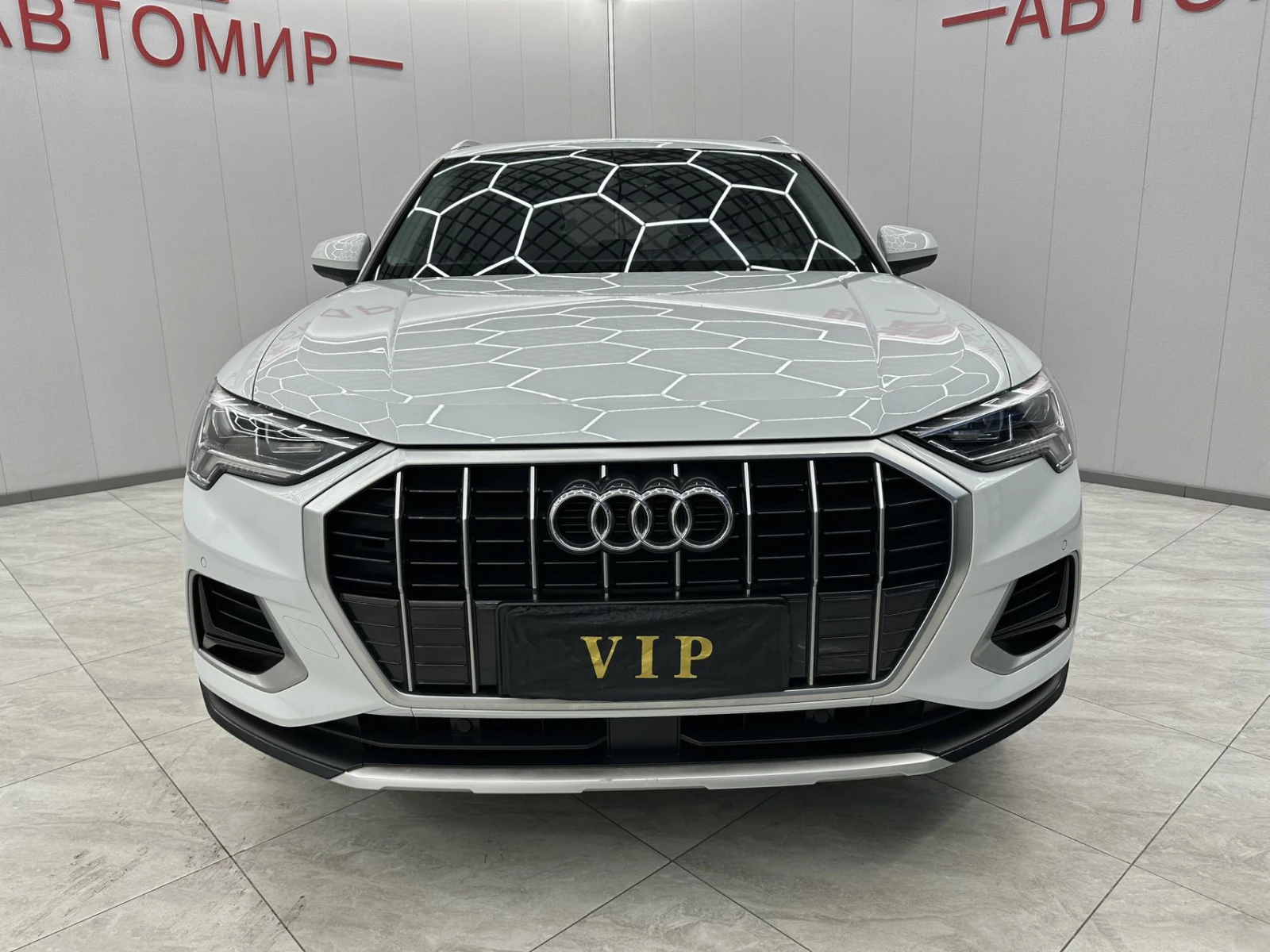 Audi Q3, 2021г, передний привод, робот