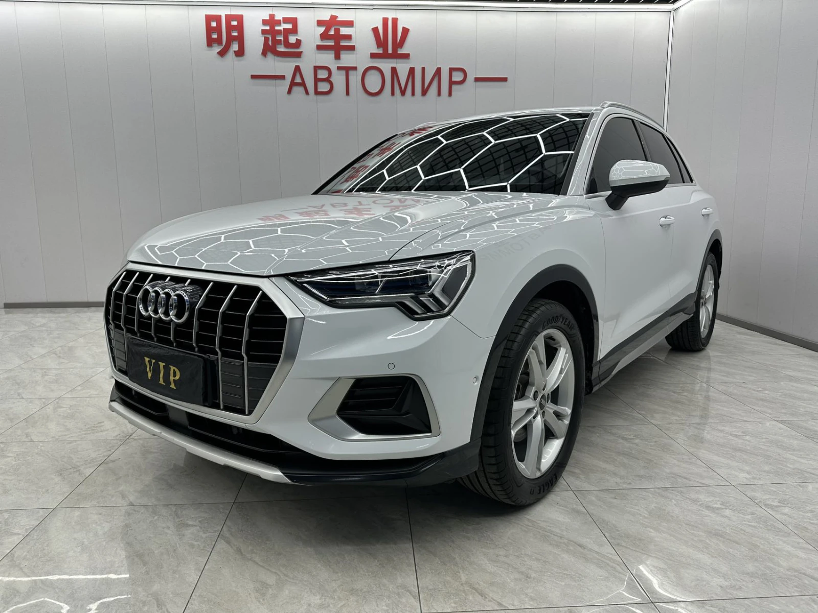 Audi Q3, 2021г, передний привод, робот