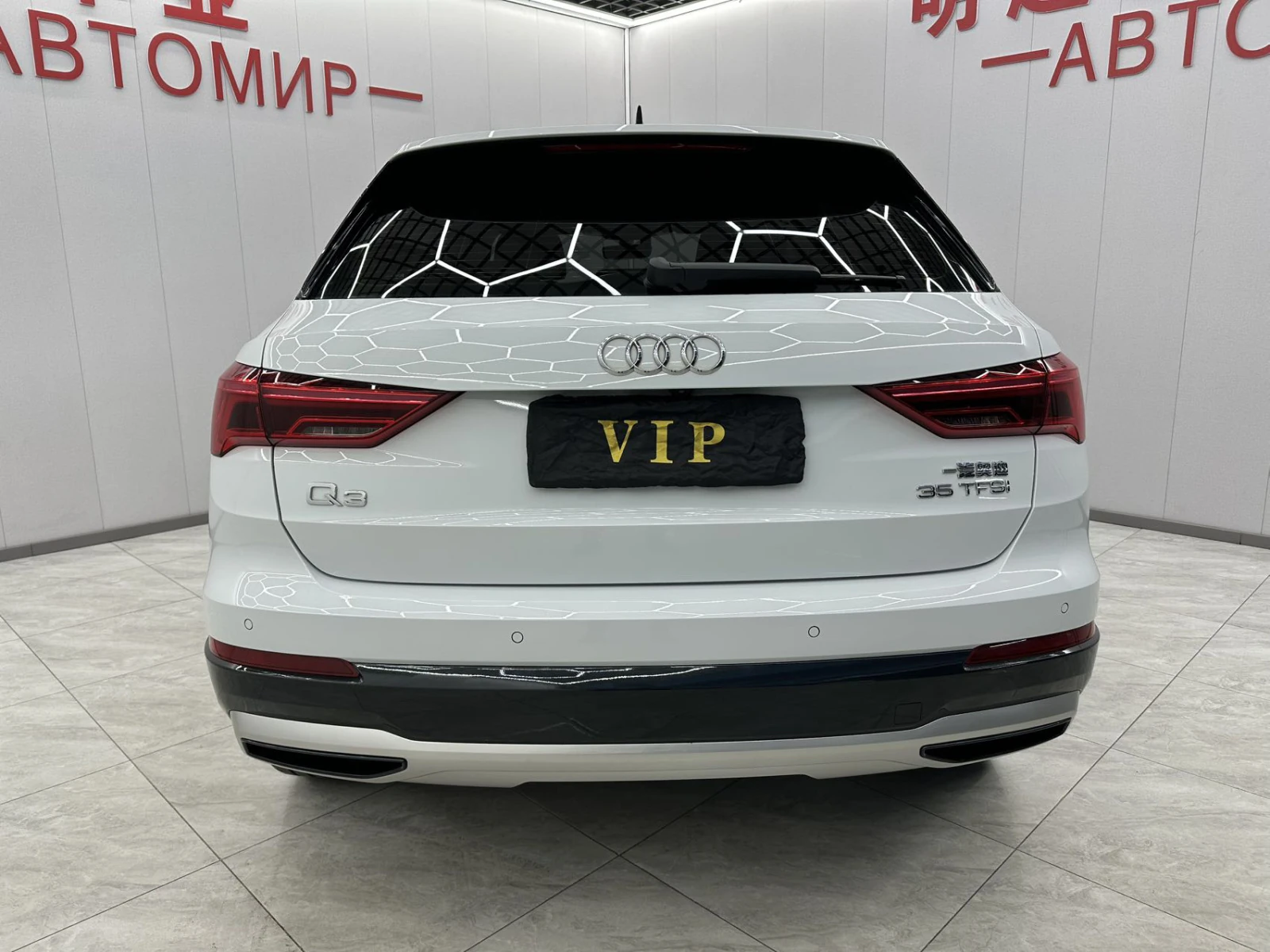 Audi Q3, 2021г, передний привод, робот