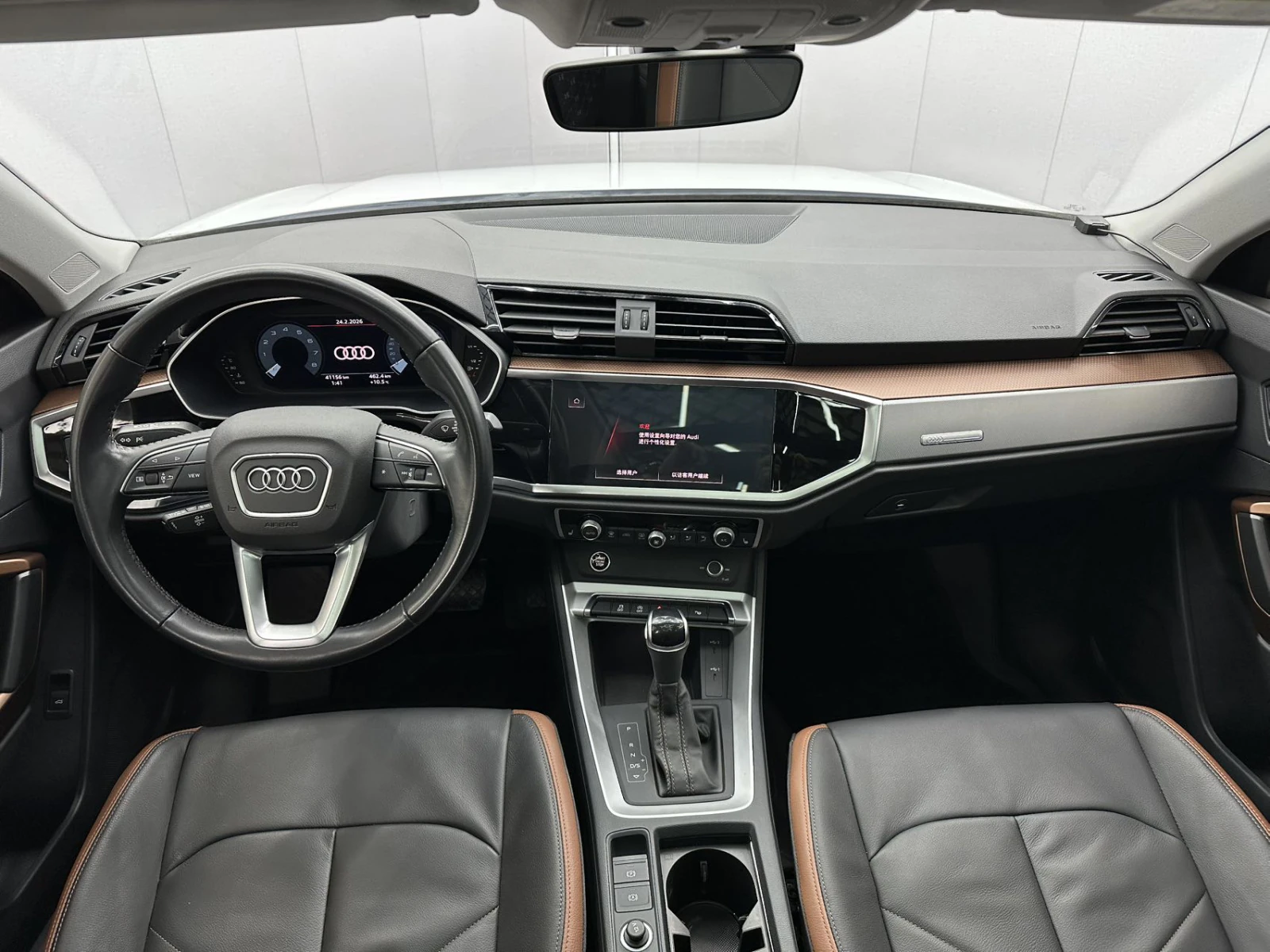 Audi Q3, 2021г, передний привод, робот
