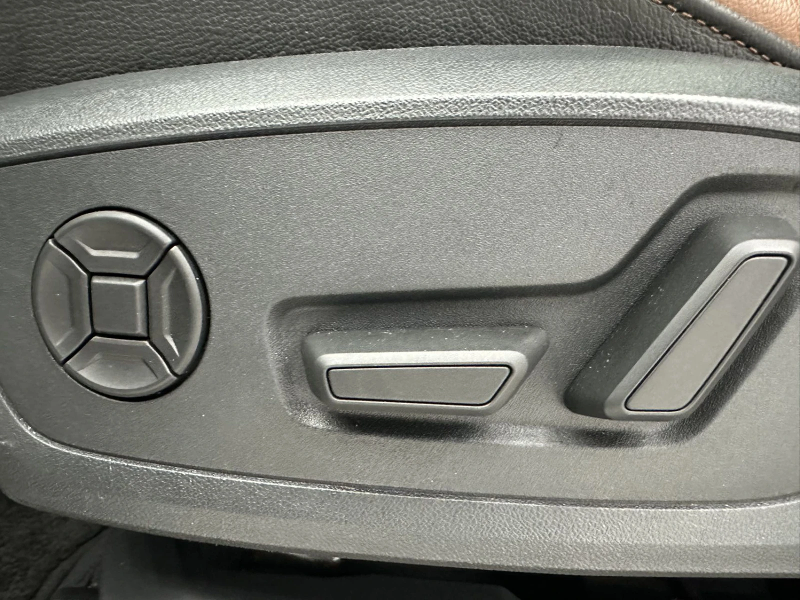 Audi Q3, 2021г, передний привод, робот