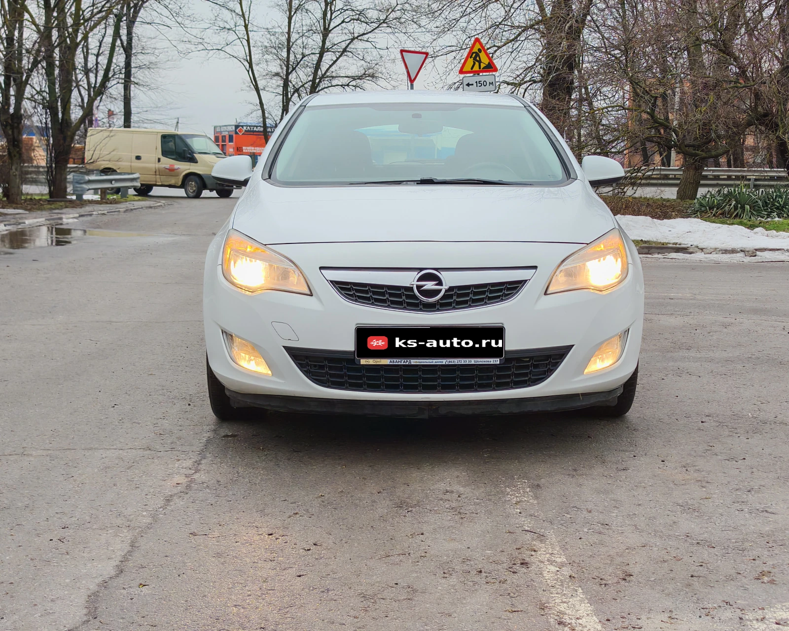 Opel Astra, 2012г., передний привод, механика