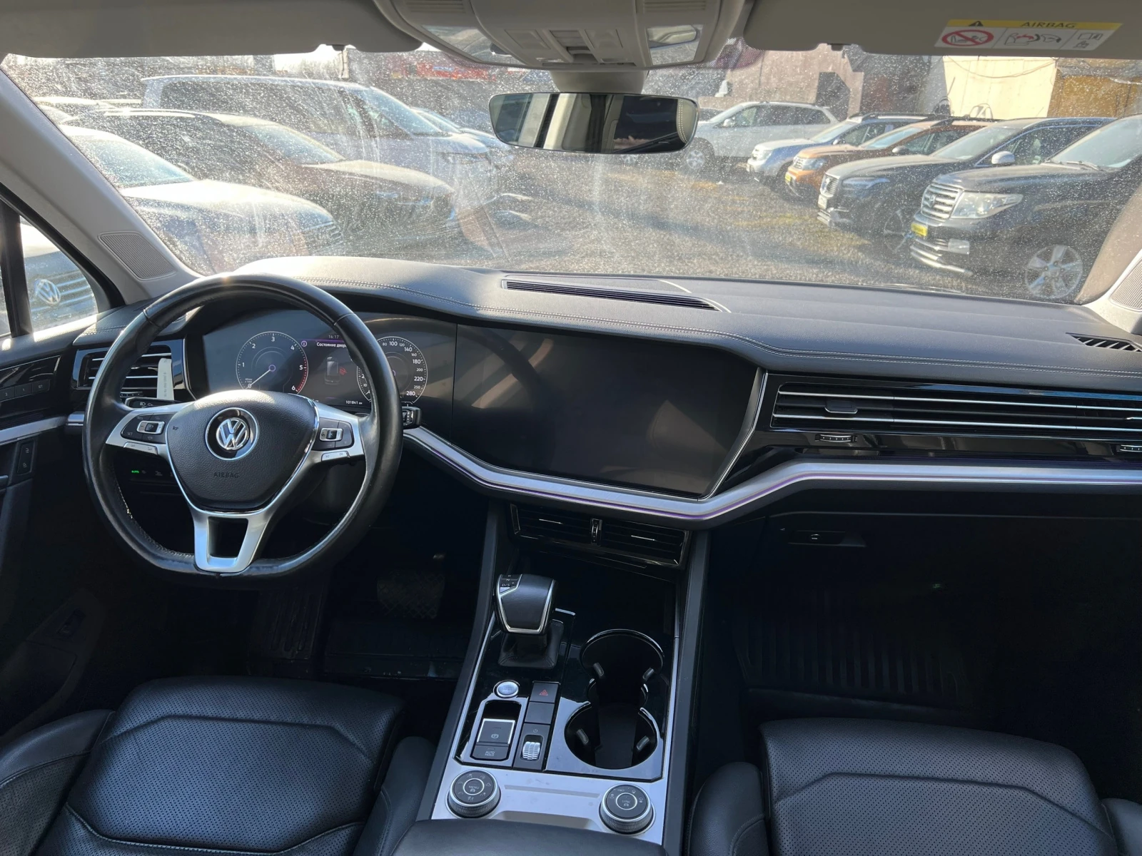 Volkswagen Touareg, 2018г, полный привод, автомат