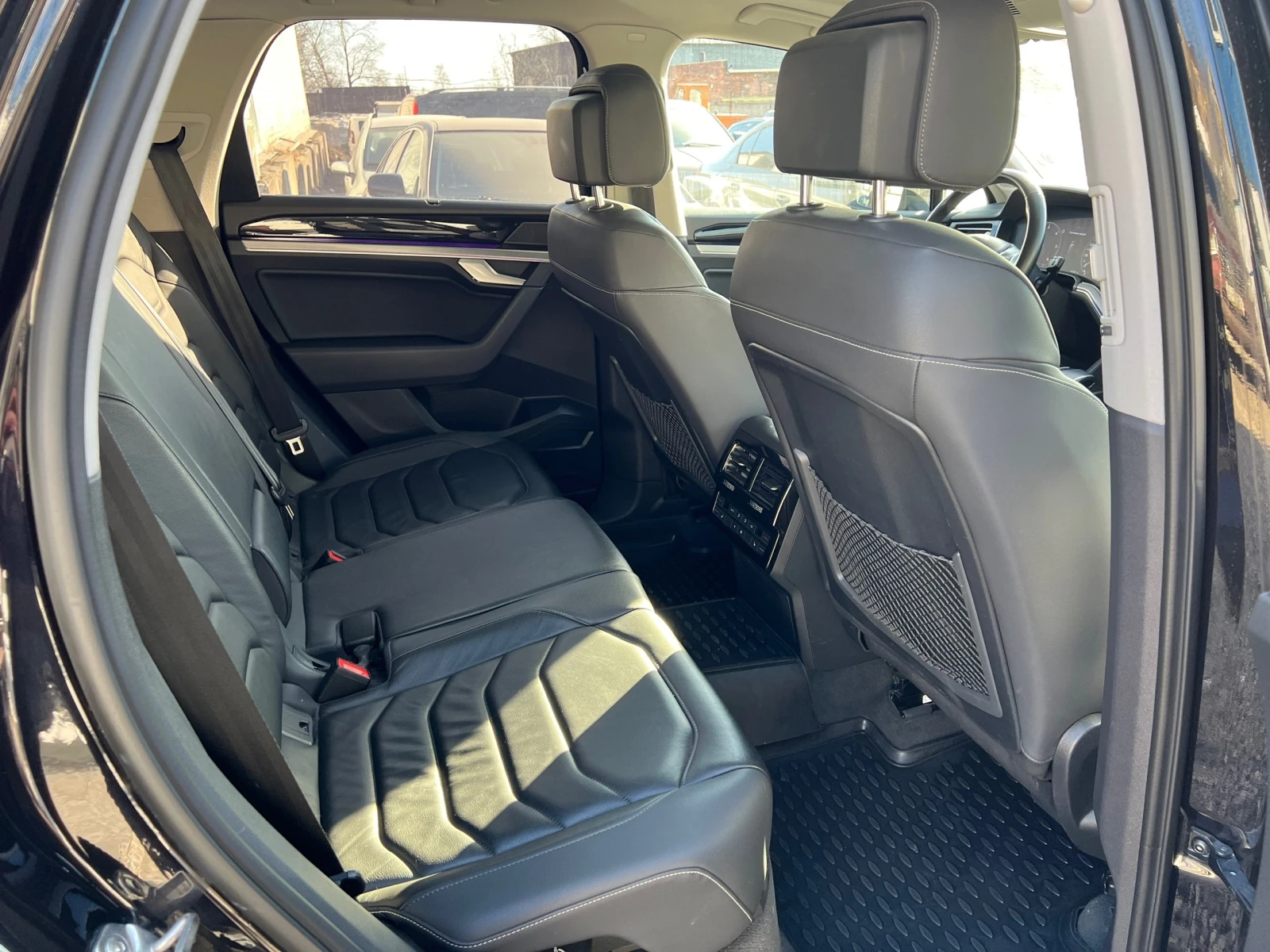 Volkswagen Touareg, 2018г, полный привод, автомат