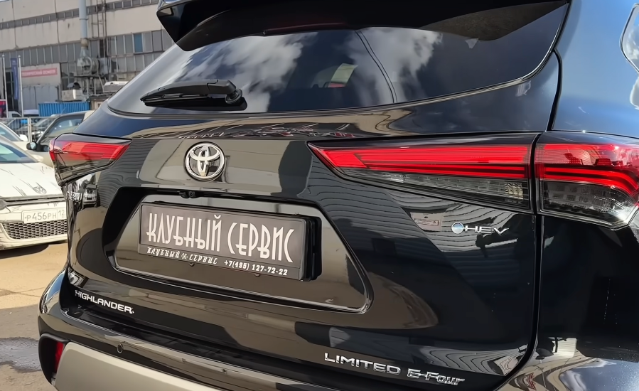 Toyota Highlander Hybrid: стоит ли переплата за гибрид?