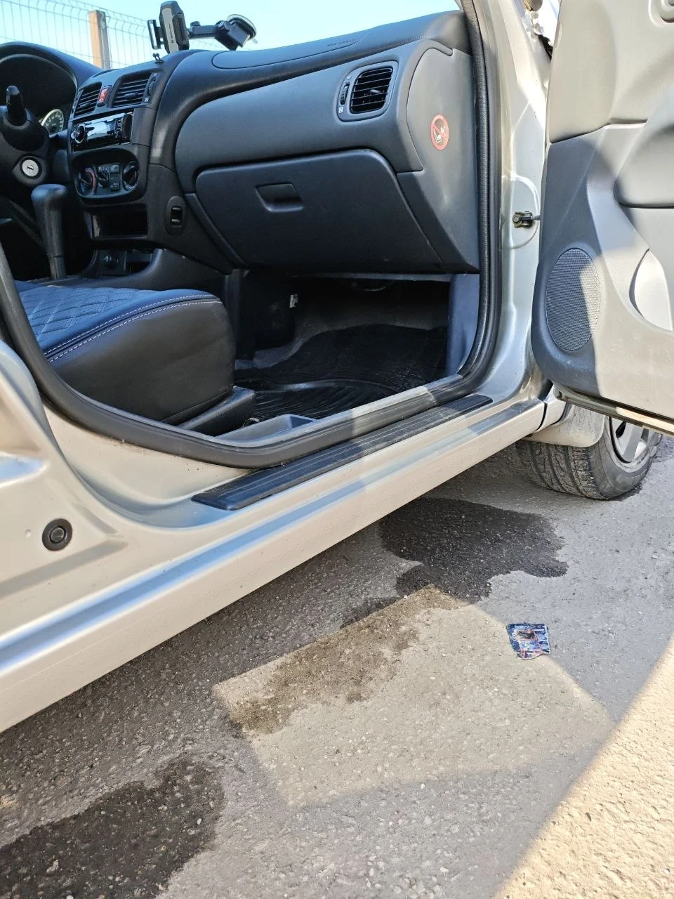 Nissan Almera, 2004г, передний привод, автомат