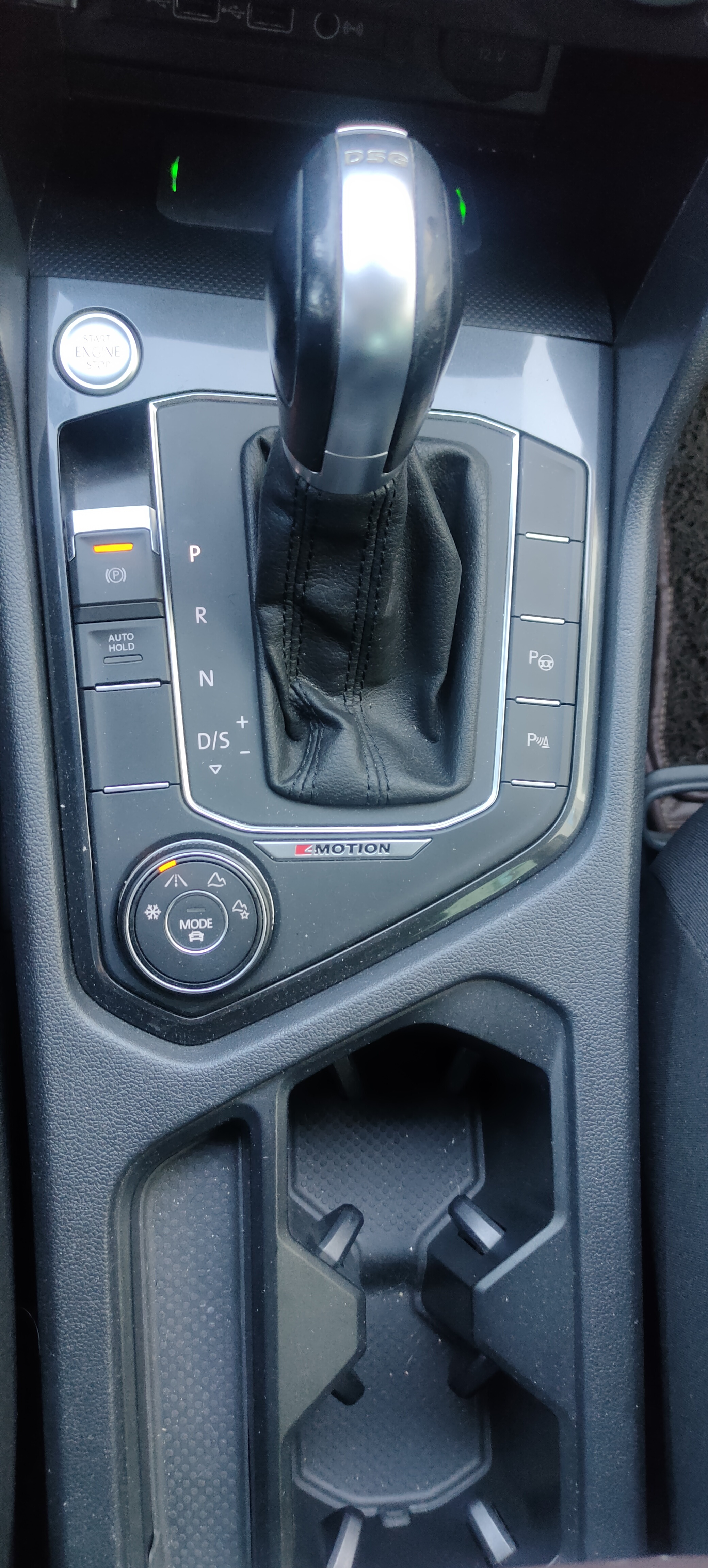 Volkswagen Tiguan, 2018г, полный привод, робот