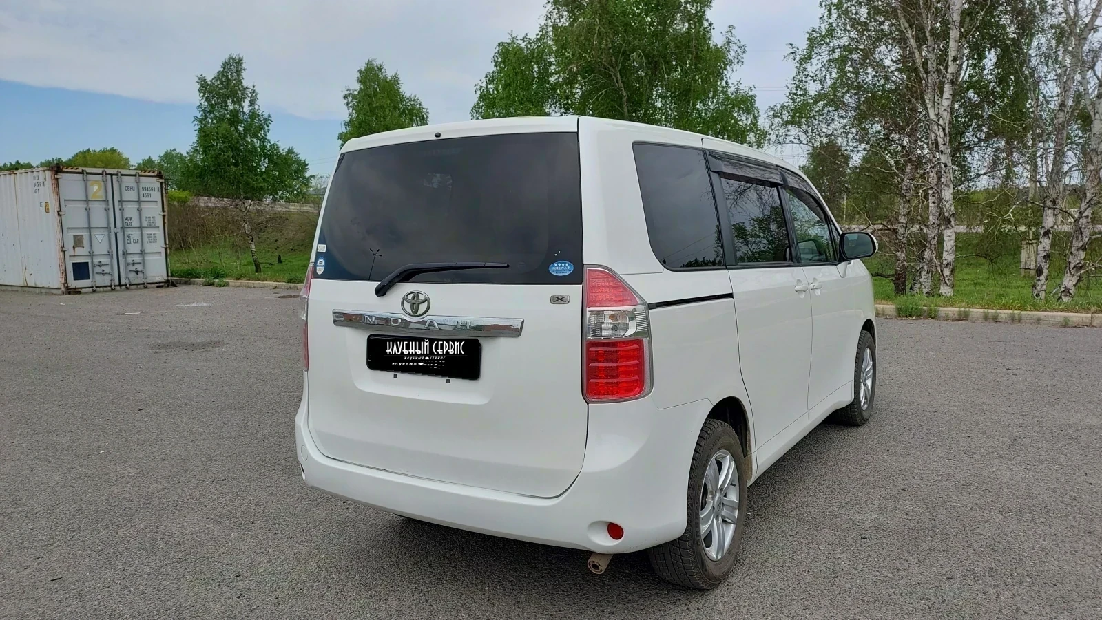 Toyota Noah, 2009г, передний привод, вариатор