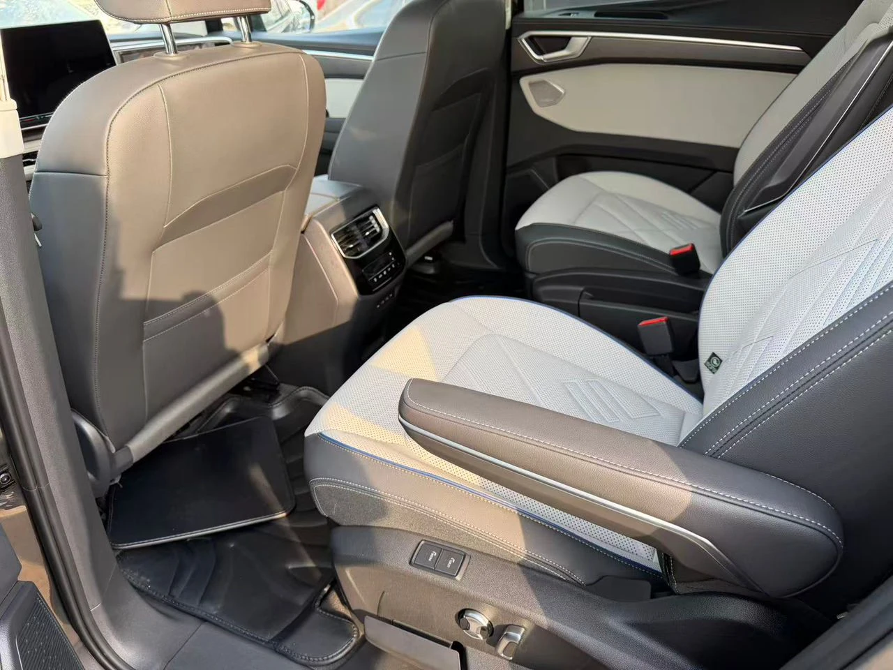 Volkswagen Talagon, 2025г, полный привод, робот