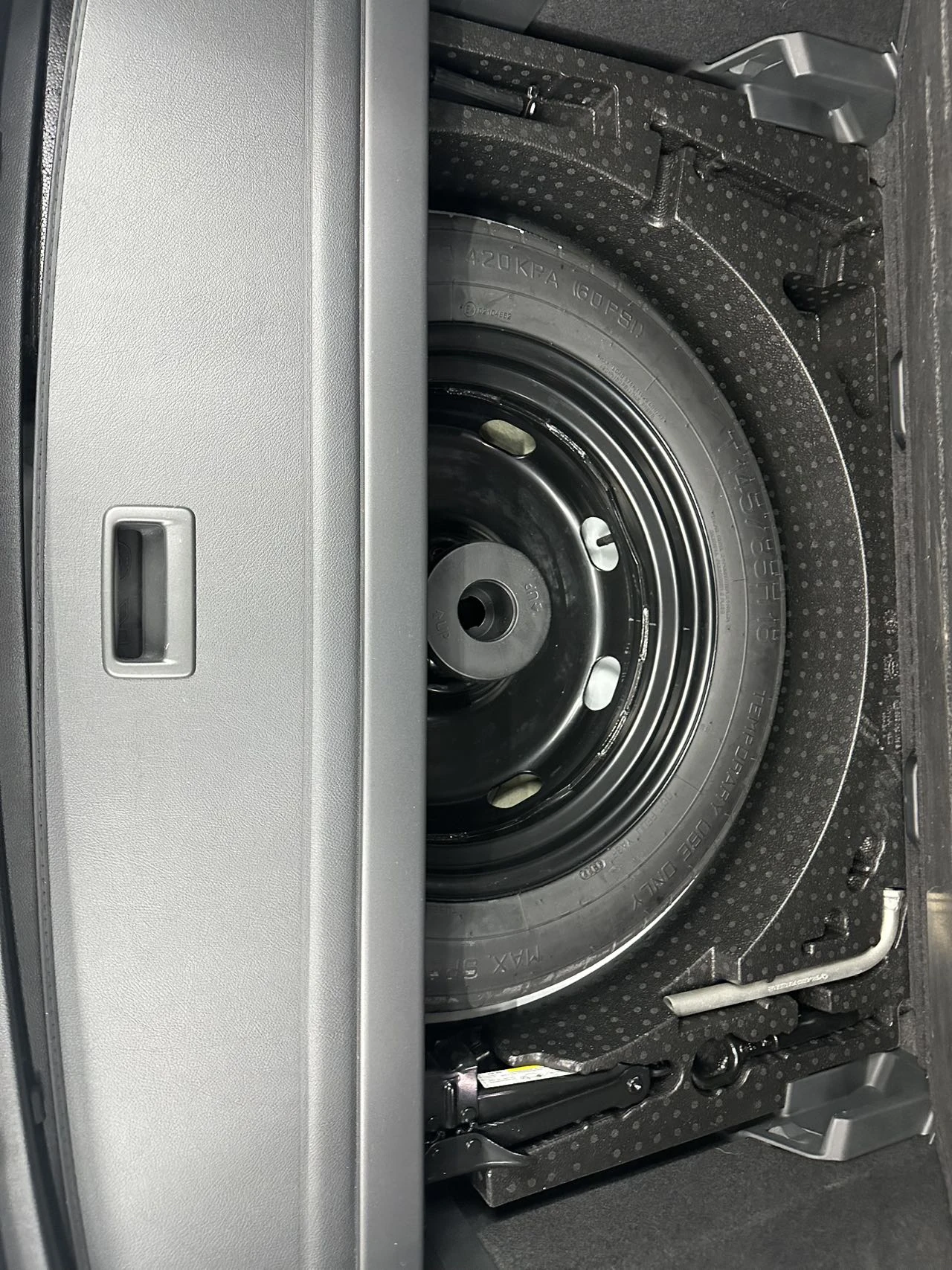 Volkswagen Tayron, 2022г, передний привод, робот