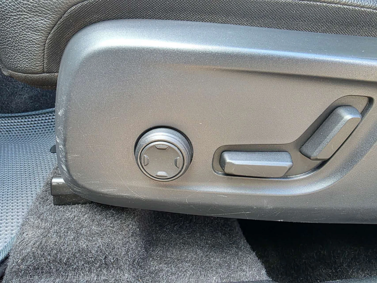 Volvo XC40, 2021г, полный привод, автомат