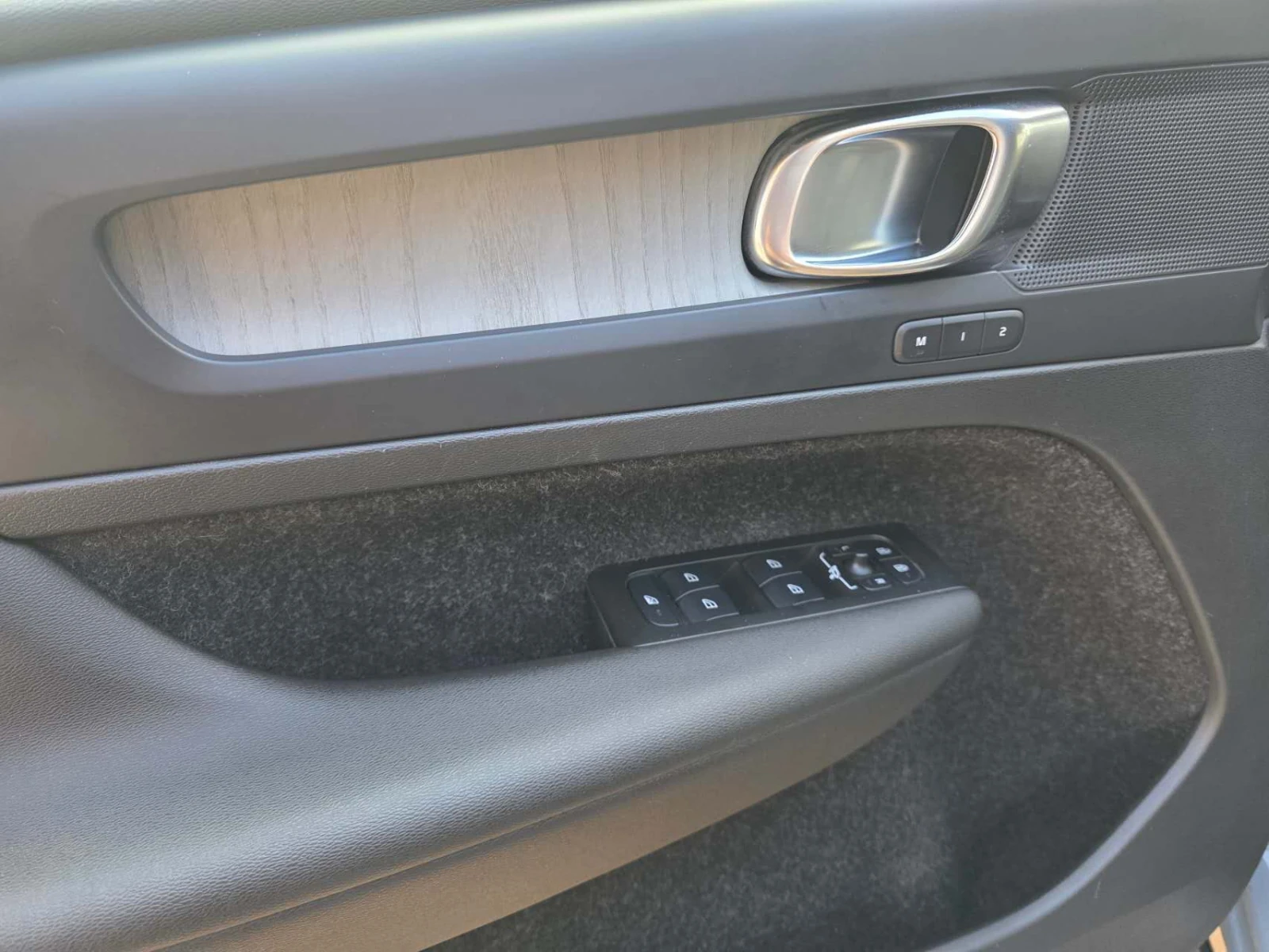 Volvo XC40, 2021г, полный привод, автомат