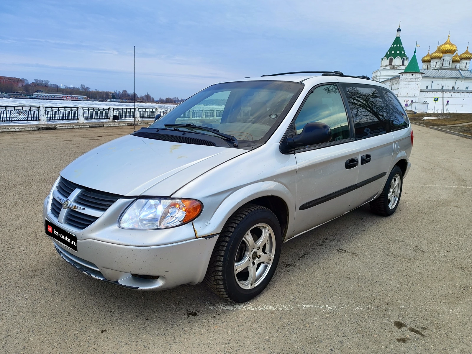 Chrysler Voyager, 2001г, передний привод, автомат
