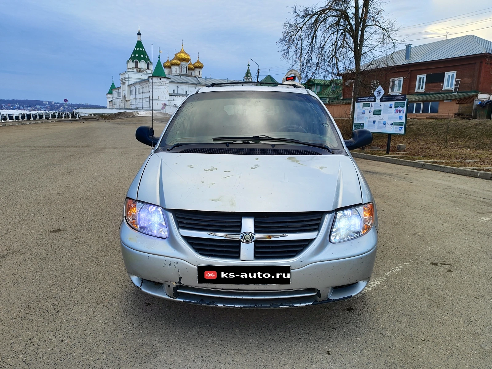 Chrysler Voyager, 2001г, передний привод, автомат