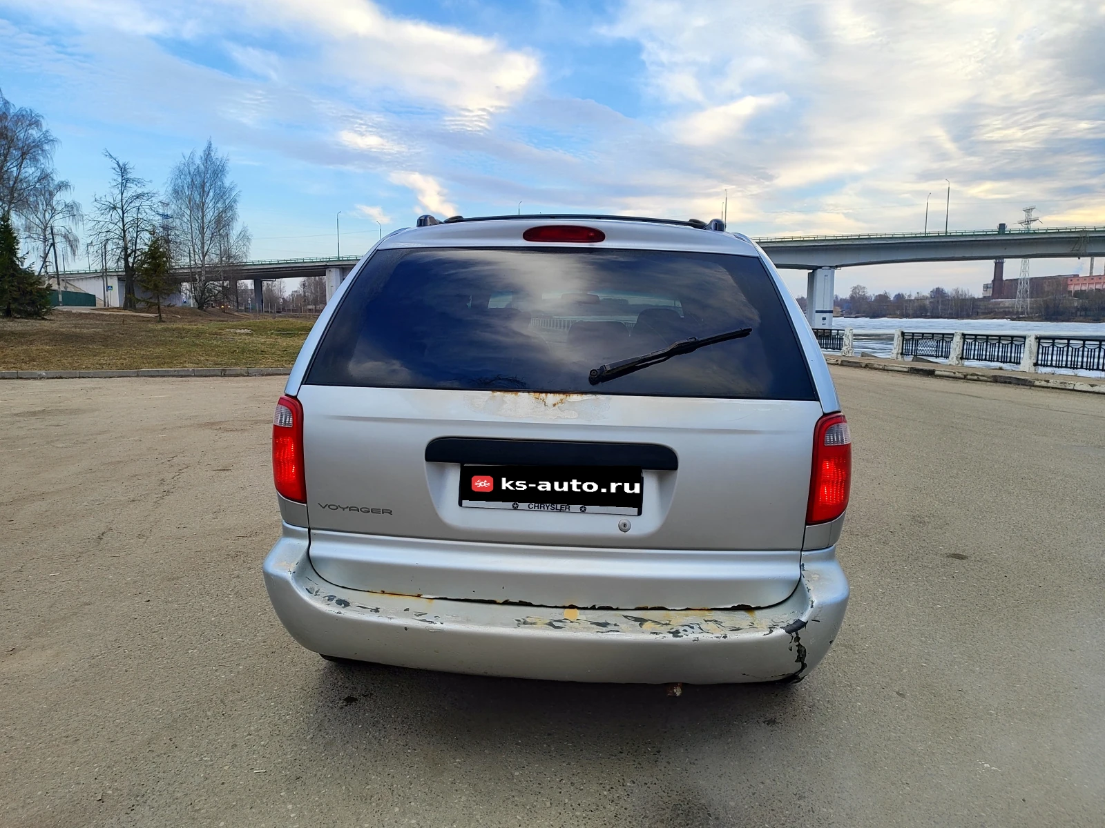 Chrysler Voyager, 2001г, передний привод, автомат