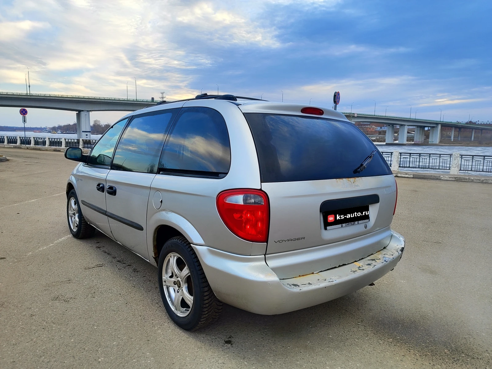 Chrysler Voyager, 2001г, передний привод, автомат